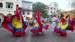 Traditional Colombian Dance in Cartagena | DiscoveringIce.com