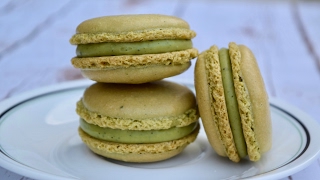 How to Make Matcha Green Tea Macarons