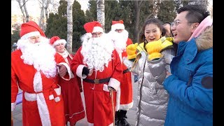 Inviting Finnish Santa Claus to Christmas dinner at Beijing KFC