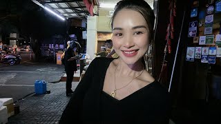 LIVE Street Café - Welcome Family 🤗 Ploysai Coffee Lady in Bangkok Thailand - Thai Street Food