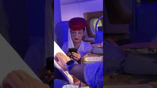 捕獲阿聯酋航空，戴眼鏡的空服員 Emirates Airlines, flight attendant wearing glasses #阿聯酋航空#空服員#空姐