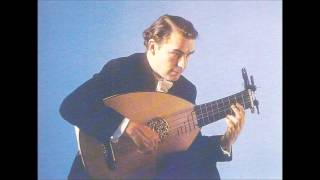 Julian Bream plays Monsieur's Almaine - Daniel Bachelar (1574 - 1600)