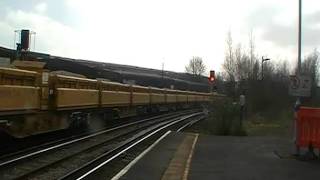 **EXCLUSIVE** 66 728 in new livery at Maidstone West