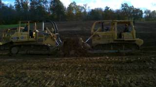 Cat D6D vs Deere 850C