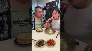 蠢老公今天真是太過分了，自己吃獨食還搶我的，看我怎么治他 #food #funny