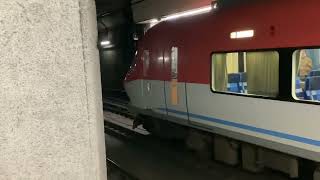 23000系IL05赤い伊勢志摩ライナー特急大阪難波行き大阪難波駅到着\u002621000系UL10+21000系UB01アーバンライナーplus特急名古屋行き大阪難波駅発車