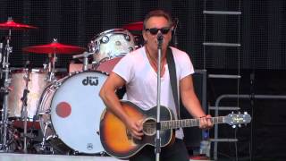 Bruce Springsteen sings Elvis Presley's 'Burning Love', Paris France, June 29, 2013