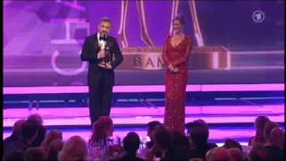 Suzanne von Borsody hält beim Bambi 2009 die Laudatio für Christoph Waltz