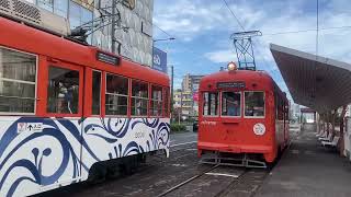 伊予鉄道市内線モハ2000形2006砥部焼電車　JR松山駅前入線