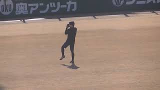 【ジャイアンツ選手自主トレ】西舘勇陽のキャッチボール姿2025年1月10日 ジャイアンツ球場 2