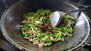 ผัดหน่อไม้ฝรั่งหมูสับ Stir-fried Asparagus with Oyster Sauce