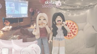 ｡𖦹°‧ skyla’s  first sleepover  | pizza, shopping | Berry avenue rp