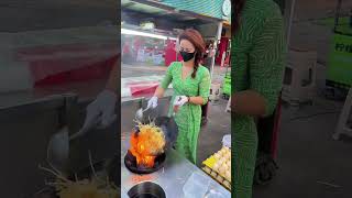 罕見的街頭蛋炒飯女廚師 Amazing Women Wok Skills! Egg Fried Rice! #shorts