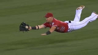 Calhoun lays out on impressive diving catch