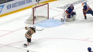 David Pastrnak In Disbelief After Missing Wide Open Net