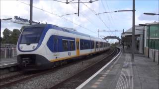 Treinen op Station Krommenie-Assendelft