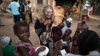 Mia Farrow alerta para crise humanitária na República Centro-Africana