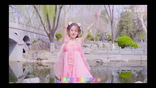 桃花笑  -  漂亮妹子们的舞蹈合集 Peach blossom smile -  Dance collection of pretty girls