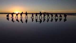 김치버스, 우유니에 멈추다. KIMCHIBUS stuck in the Uyuni.