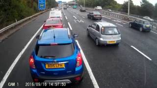Typical M25 Queue Jumper Nearly Causes Accident - KL55 KVT