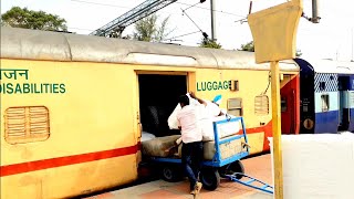 parcel/luggage loading in train|Tirupur railway station|train videos|Tirupur garments on train