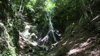 雄滝・雌滝の雌滝（山梨県南都留郡道志村）