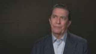 Ciarin Hinds speaks of the bravery of the Ukranian people at Oscars luncheon
