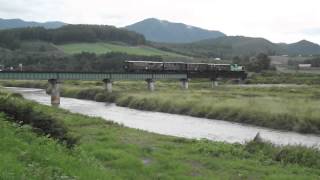 ［JR北海道］　富良野線　釧路湿原「ノロッコ号」　（富良野～学田間）　通過