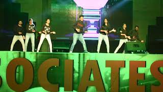 Best Stage Dance Performance With Fasak Ending !!