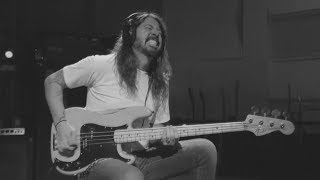 Dave Grohl - Play [Bass in Master Version]