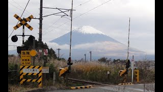 【踏切】 JR御殿場線　富士山が見える踏切 (Railroad crossing in Japan)