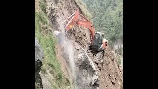 اخطر عملية شق طريق في الجبال شاهد الفديو The most dangerous road construction operation