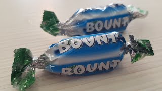 Bounty Mini Chocolate Opening