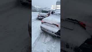 🌨️ დიდთოვლობის გამო ქობულეთში საავტომობილო მოძრაობა შეფერხებულია