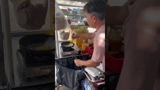 Most popular lunch for Office workers in Phnom Penh Fries Noodles #streetfood #phnompenhcitytour