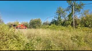 Vasto incendio di bosco vicino Campli, fiamme a ridosso di qualche casa. Pompieri sul posto