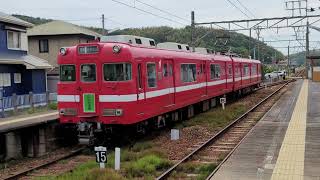 名鉄6000系(6011F白帯)と6010F三河鳥羽駅にて離合🚃