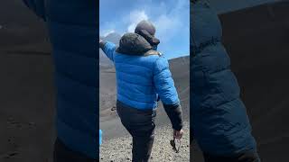 在埃特納中央火山口~In the central crater of Etna  #travel #旅行