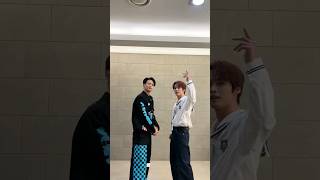 Lee Know 「S-Class」 Challenge with Shinee Minho