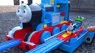 Big Thomas Coal toys & Thomas Plarail Let's Go to Lake Biwa! Chuggington Train toys