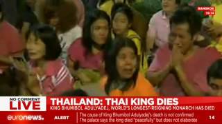 Live footage: Thai people grieve at news of King Bhumibol Adulyadej's death