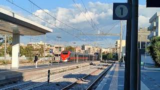 STAZIONE DI TRANI - treno frecciarossa in transito al binario 3 -  (4)