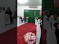 noiva entra cantando no seu casamento o hino o convidado a presença de Deus se feis presente