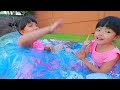 หนูยิ้มหนูแย้ม เล่นอุโมงค์น้ำแข็งเอลซ่า yimyam pretend play with frozen princess inflatable igloo