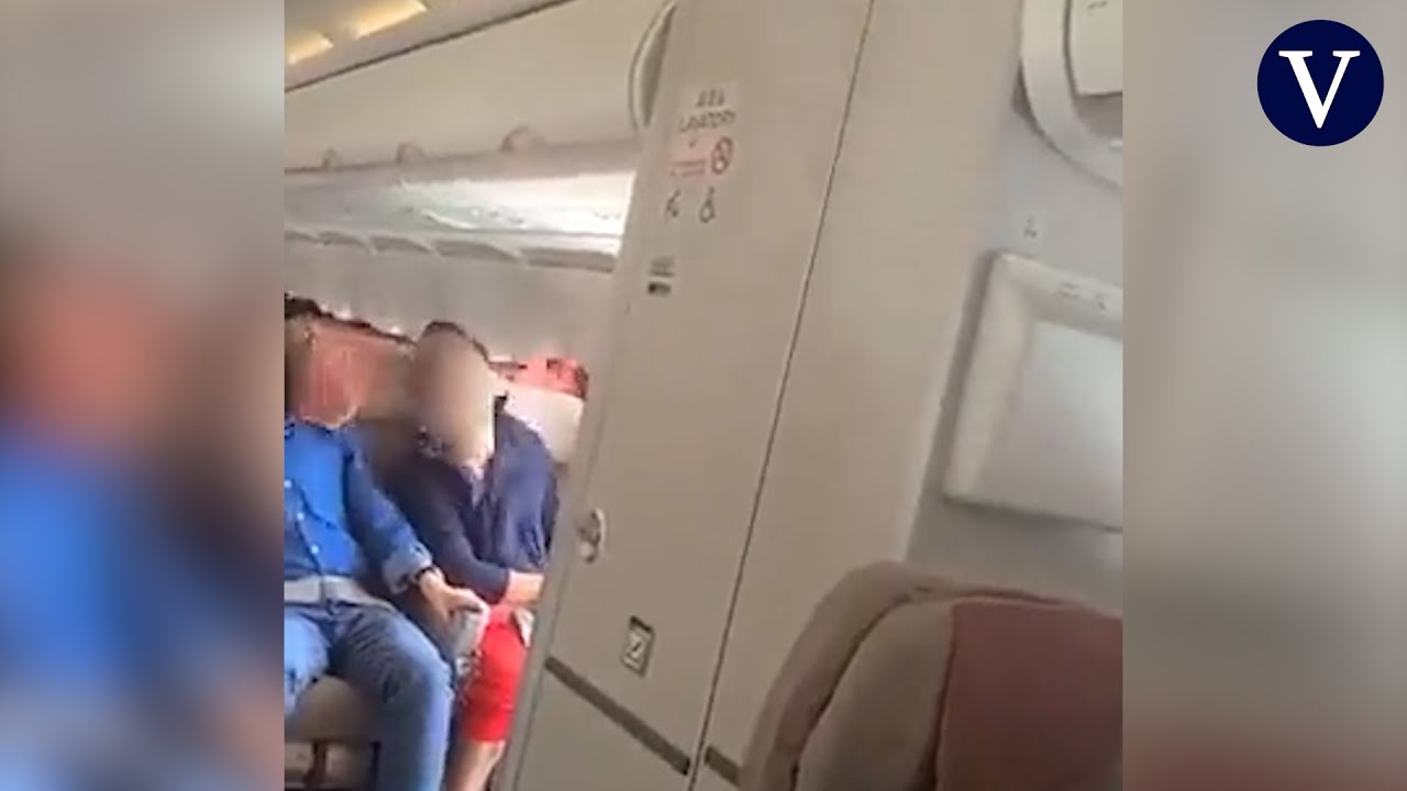 Un Pasajero Abre La Puerta De Emergencia De Un Avión Y Desata El Temor ...