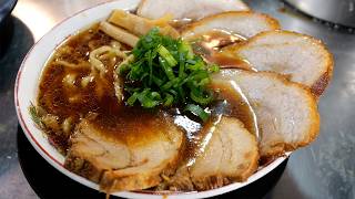 The Owner Runs 12 Tables by Himself! A look at a Ramen Shop that Serves Handmade Noodles