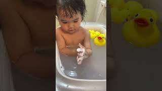 お風呂でもしっかり手洗い🛀#shorts #funny #kids