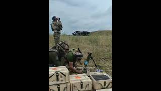 Ukraine soliders fire Artillery