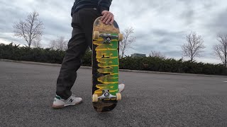 Skate vlog 003 | Flip tricks in your 40’s.  Flat ground session