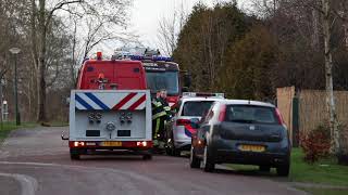 Woonboot zinkt in haven Uitwellingerga